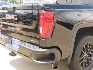 GMC Sierra 1500 2019 4x2 SLT 4dr Crew Cab 5.8 ft. SB