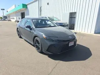 Toyota Camry 2025 SE Sedán de 4 puertas