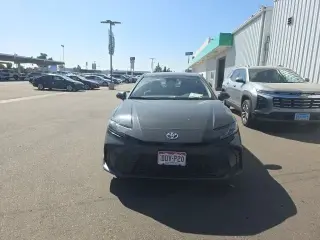 Toyota Camry 2025 SE Sedán de 4 puertas