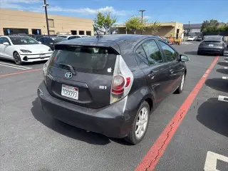 Toyota Prius c 2013 Tres 4dr Hatchback