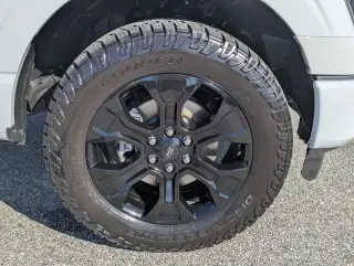 Ford F-150 2023 4x4 XL 4dr SuperCrew 5.5 ft. SB