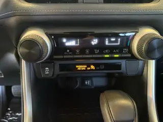 Toyota RAV4 2019 LE 4dr SUV