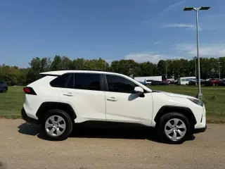 Toyota RAV4 2019 LE 4dr SUV