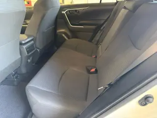 Toyota RAV4 2019 LE 4dr SUV