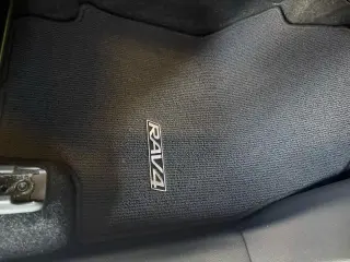 Toyota RAV4 2019 LE 4dr SUV