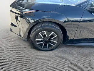 Toyota bZ 2026 AWD Limited 4dr Crossover