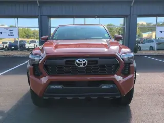 Toyota Tacoma 2025 4x4 SR5 4dr Double Cab 5.0 ft SB