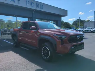Toyota Tacoma 2025 4x4 SR5 4dr Double Cab 5.0 ft SB