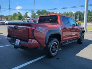 Toyota Tacoma 2025 4x4 SR5 4dr Double Cab 5.0 ft SB