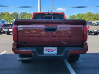 Toyota Tacoma 2025 4x4 SR5 4dr Double Cab 5.0 ft SB