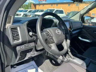 Nissan Frontier 2022 4x4 SV 4dr Crew Cab 5 ft. SB