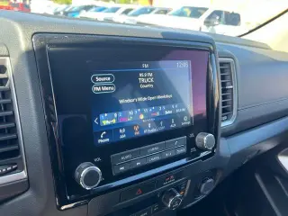 Nissan Frontier 2022 4x4 SV 4dr Crew Cab 5 ft. SB