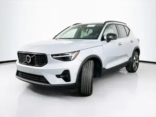 Volvo XC40 2026 AWD B5 Plus 4dr SUV