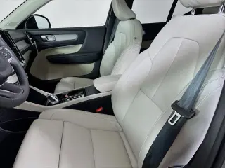 Volvo XC40 2026 AWD B5 Plus 4dr SUV