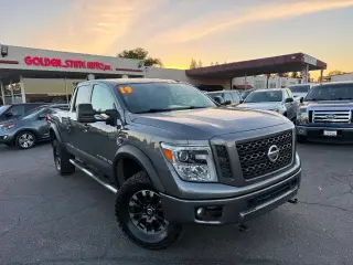 Nissan Titan XD 2019 4x4 S 4dr Crew Cab (Diésel)