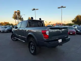 Nissan Titan XD 2019 4x4 S 4dr Crew Cab (Diésel)