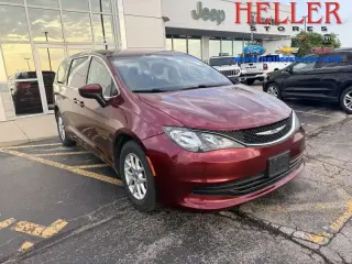 Chrysler Pacifica 2017 Touring 4p Minivan