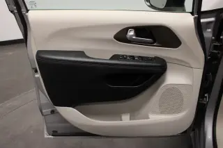 Chrysler Pacifica 2017 LX 4dr Mini-Van