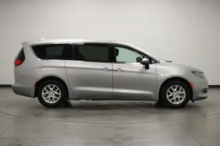 Chrysler Pacifica 2017 LX 4dr Mini-Van