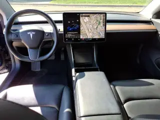 Tesla Model 3 2018 AWD Long Range 4dr Fastback
