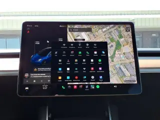 Tesla Model 3 2018 AWD Long Range 4dr Fastback