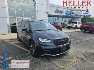 Chrysler Pacifica 2023 Touring L 4p Minivan