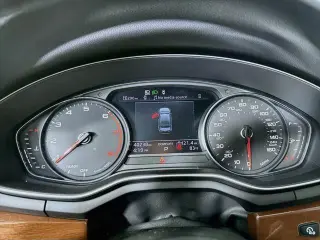 Audi A4 2022 AWD quattro Premium 40 TFSI 4dr Sedán