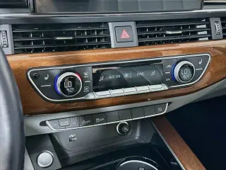 Audi A4 2022 AWD quattro Premium 40 TFSI 4dr Sedán