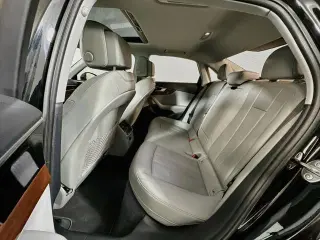 Audi A4 2022 AWD quattro Premium 40 TFSI 4dr Sedán