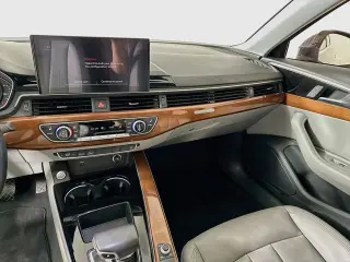 Audi A4 2022 AWD quattro Premium 40 TFSI 4dr Sedán