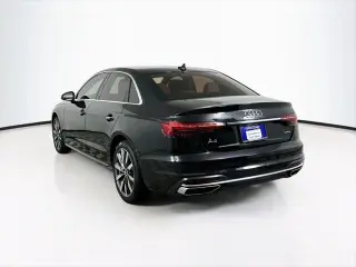 Audi A4 2022 AWD quattro Premium 40 TFSI 4dr Sedán
