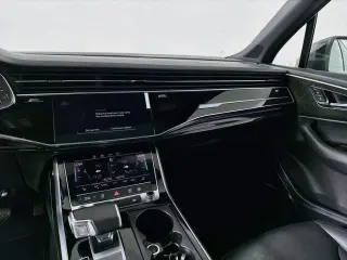 Audi Q7 2025 AWD quattro Premium 45 TFSI 4dr SUV