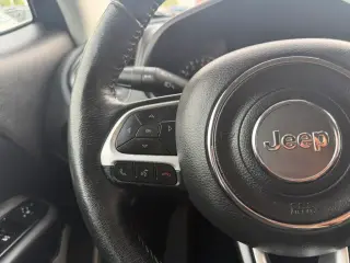 Jeep Renegade 2023 4x4 Latitude 4dr SUV