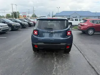 Jeep Renegade 2023 4x4 Latitude 4dr SUV
