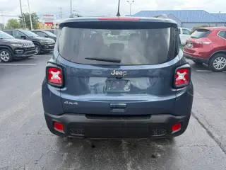 Jeep Renegade 2023 4x4 Latitude 4dr SUV