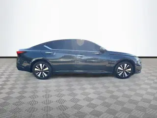 Nissan Altima 2021 2.5 SV 4dr Sedán