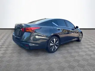 Nissan Altima 2021 2.5 SV 4dr Sedán
