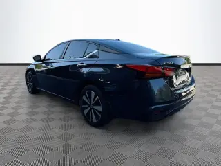 Nissan Altima 2021 2.5 SV 4dr Sedán