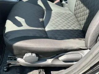 Mitsubishi Mirage 2024 ES 4p Hatchback