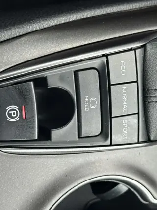 Toyota Camry 2023 AWD SE 4dr Sedán