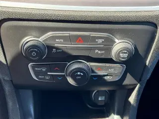 Dodge Charger 2022 SXT Sedán de 4 puertas