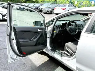 Kia Forte5 2018 LX 4p Hatchback