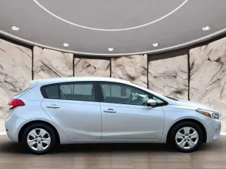 Kia Forte5 2018 LX 4p Hatchback