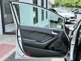 Kia Forte5 2018 LX 4p Hatchback