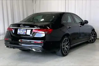 Mercedes-Benz Clase E 2023 tracción total a las cuatro ruedas E 350 4MATIC 4 puertas Sedán