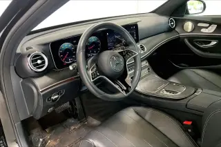 Mercedes-Benz Clase E 2023 tracción total a las cuatro ruedas E 350 4MATIC 4 puertas Sedán