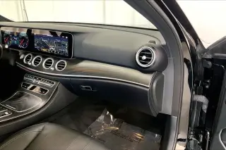 Mercedes-Benz Clase E 2023 tracción total a las cuatro ruedas E 350 4MATIC 4 puertas Sedán