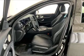 Mercedes-Benz Clase E 2023 tracción total a las cuatro ruedas E 350 4MATIC 4 puertas Sedán