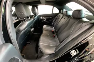 Mercedes-Benz Clase E 2023 tracción total a las cuatro ruedas E 350 4MATIC 4 puertas Sedán