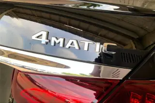Mercedes-Benz Clase E 2023 tracción total a las cuatro ruedas E 350 4MATIC 4 puertas Sedán